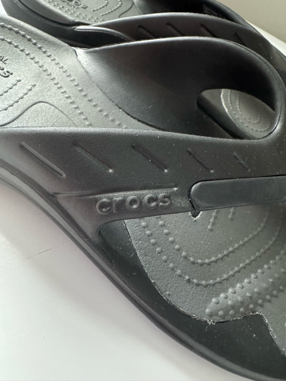 CROCS Black Dual-Comfort Flip Sandals - Picture 3 of 6